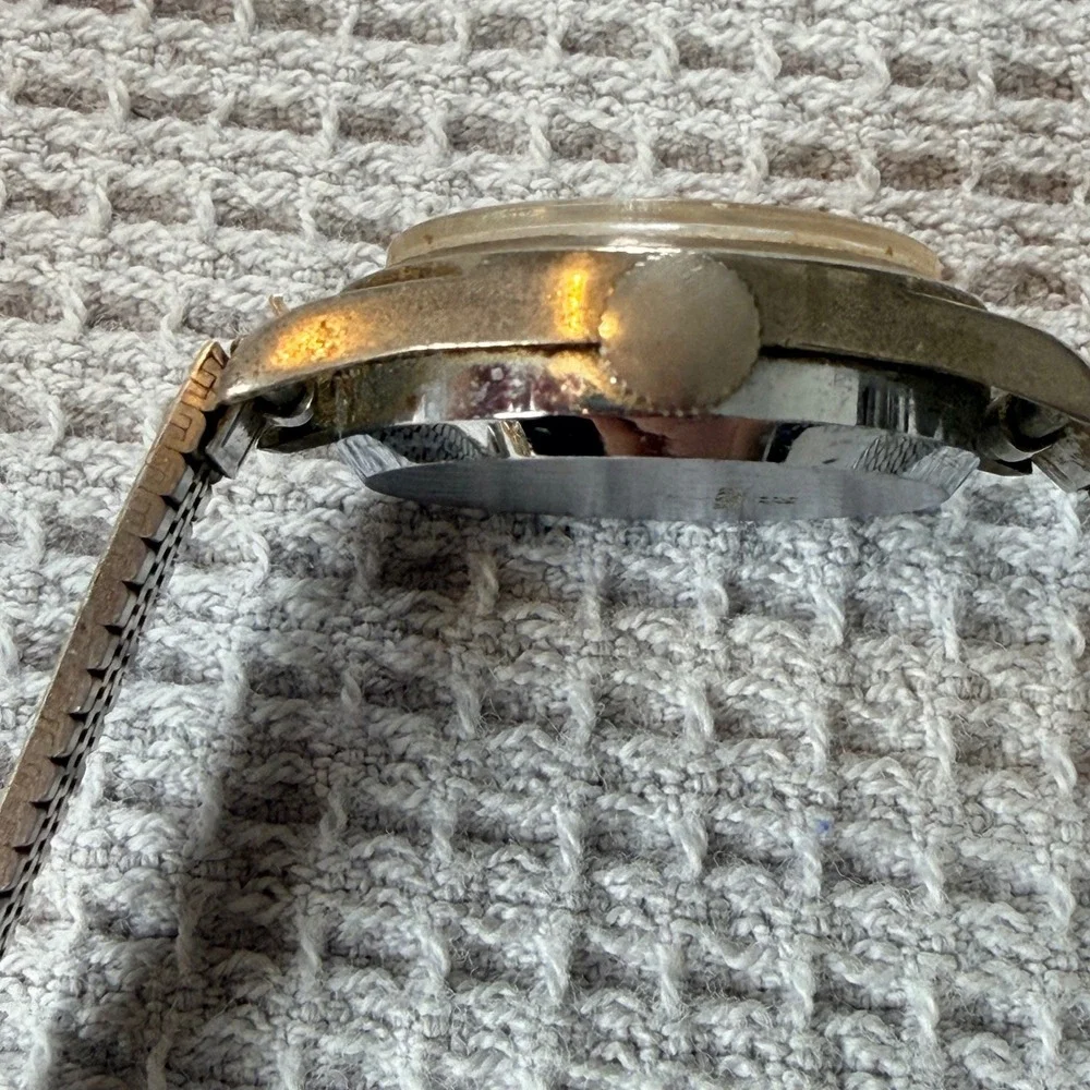 Vintage Bradley Raggedy Ann Swiss Made Watch 1971 Gold Tone Mesh Band 23 180